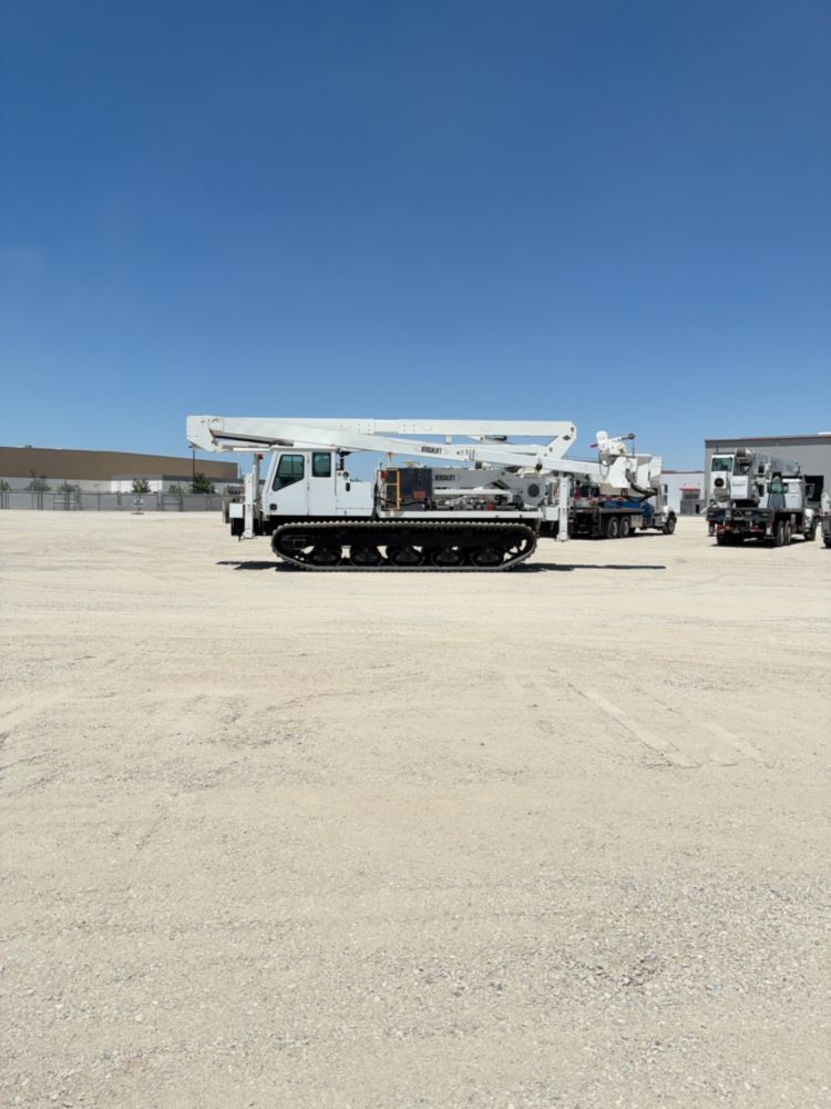2014 CTE Morooka CTRAC8000 Versalift VST-9000-E100 Track Bucket