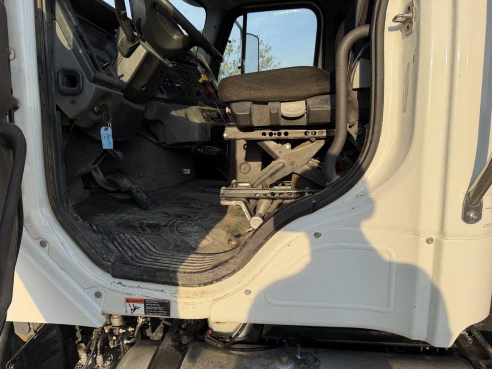 2022 Freightliner 114SD Load King EXD16.0543-16HLI Dump Truck