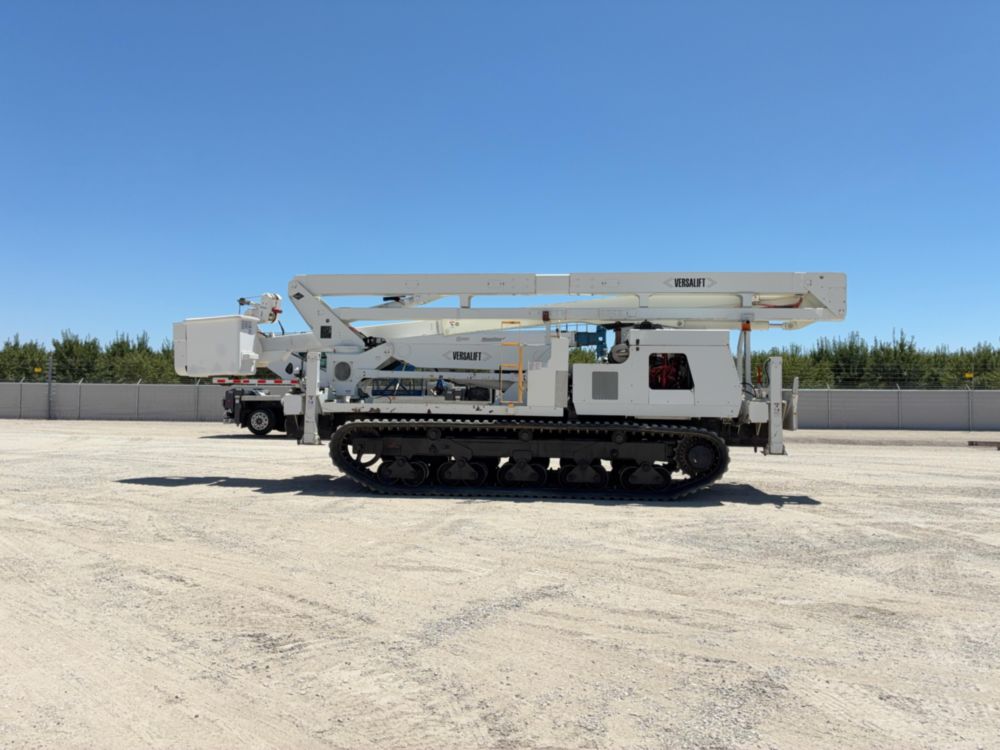 2014 CTE Morooka CTRAC8000 Versalift VST-9000-E100 Track Bucket