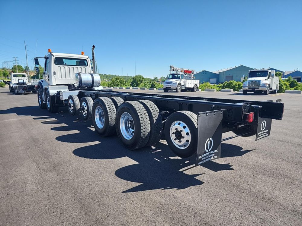 2014 Freightliner M2112 14x4 C&C