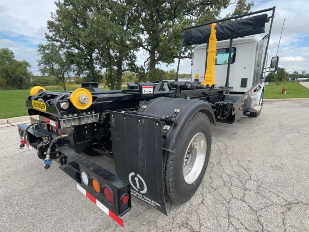 2025 Peterbilt 537 4x2 Palfinger T29L Hook Lift Truck