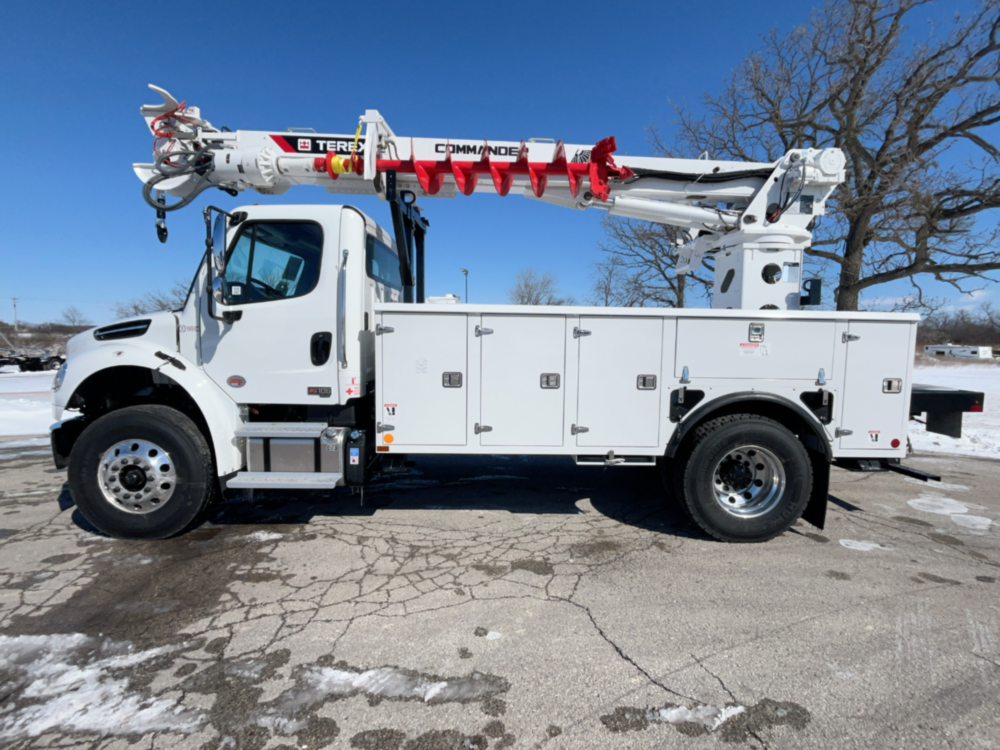 Terex Utilities Commander 4047 Digger Derrick on 2027 Freightliner M2106 4x2