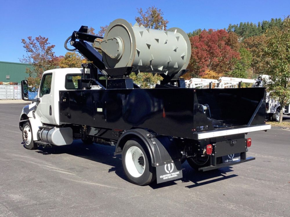 2025 International MV607 4x2 PACKMAT PK608 Rear Loader Truck