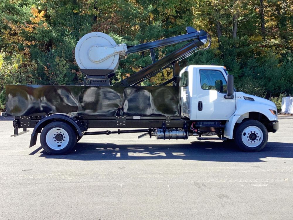 2025 International MV607 4x2 PACKMAT PK608 Rear Loader Truck