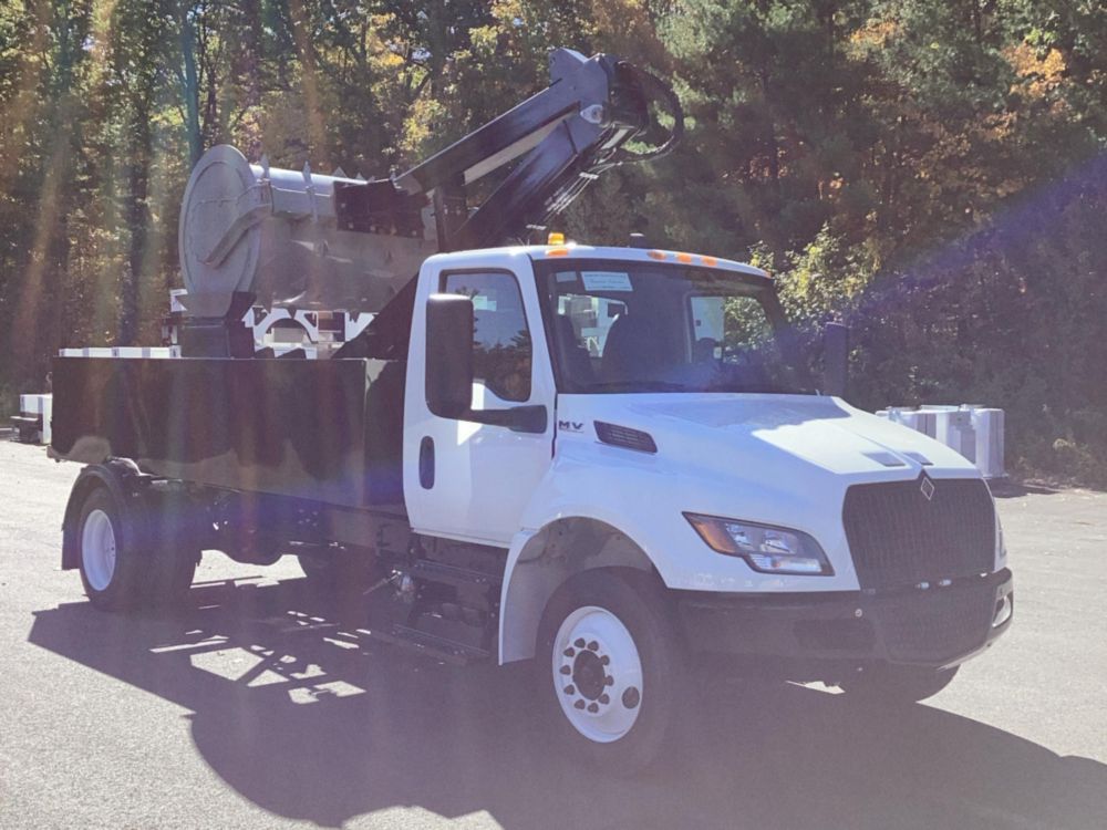 2025 International MV607 4x2 PACKMAT PK608 Rear Loader Truck