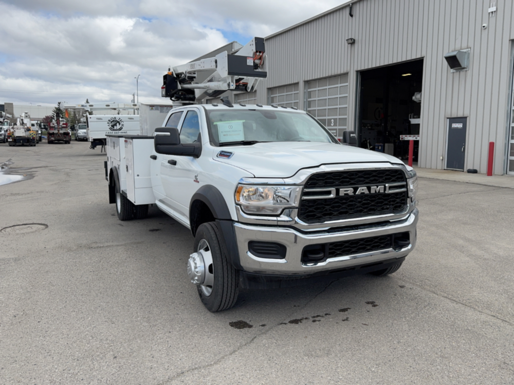 2024 RAM 5500 4x4 Versalift SST-40-EIH Bucket Truck