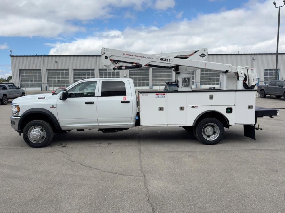 2024 RAM 5500 4x4 Versalift SST-40-EIH Bucket Truck