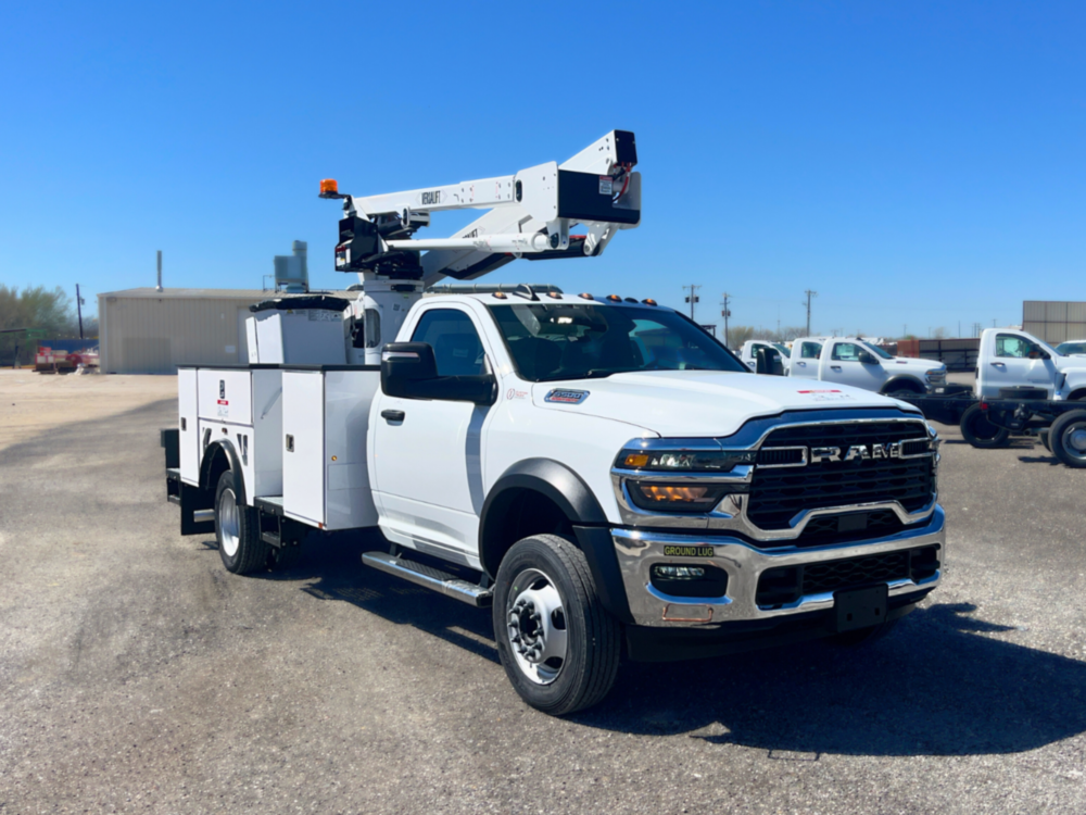 RAM 5500 4x4 Versalift SST-40-EIH Bucket Truck