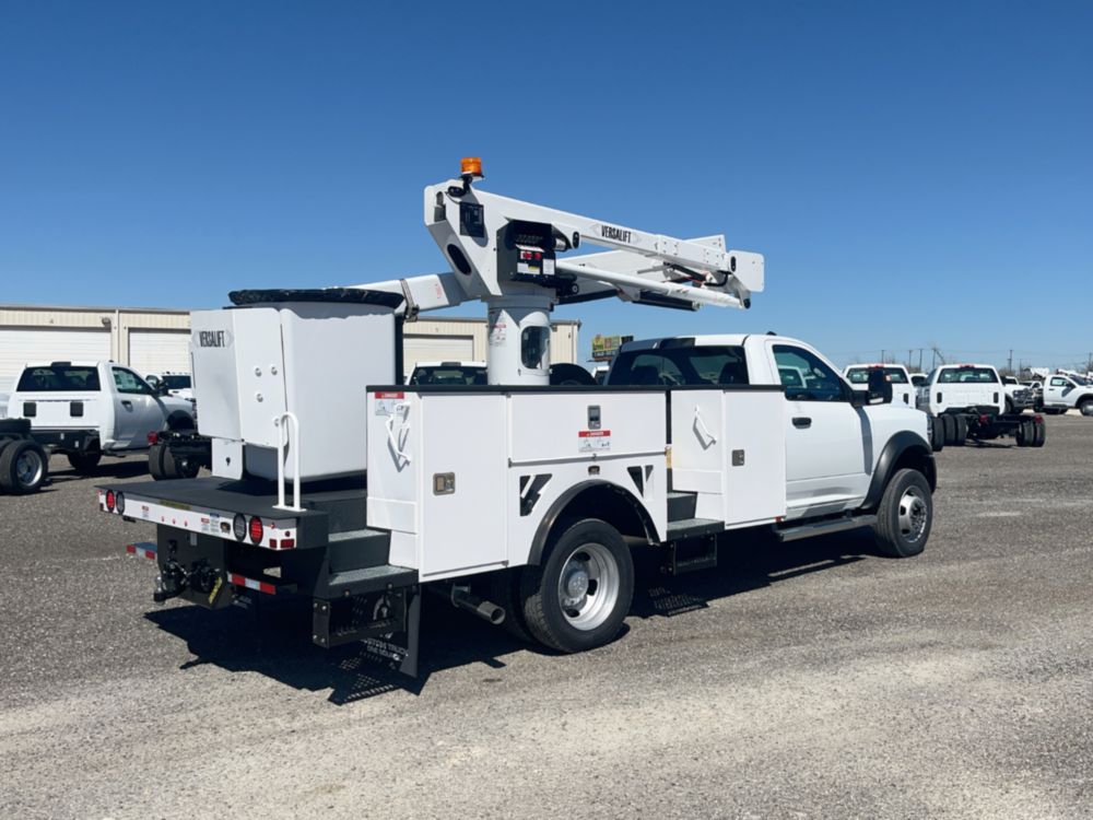 RAM 5500 4x4 Versalift SST-40-EIH Bucket Truck