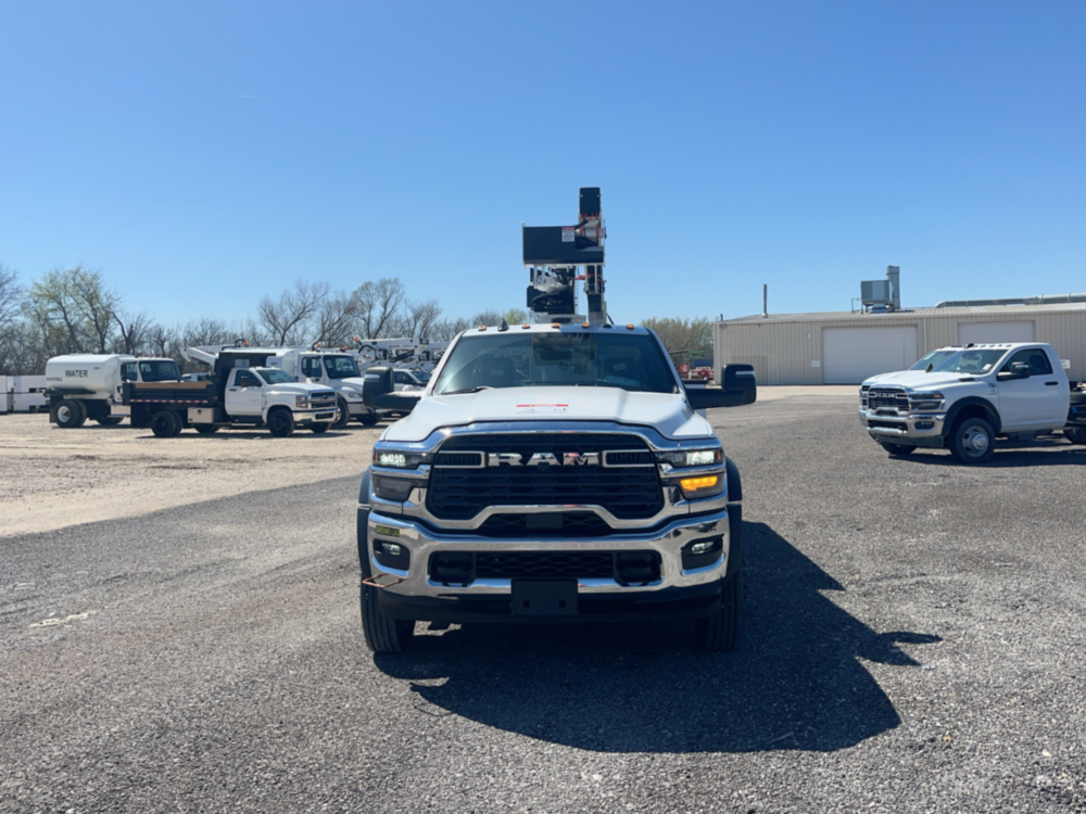 RAM 5500 4x4 Versalift SST-40-EIH Bucket Truck