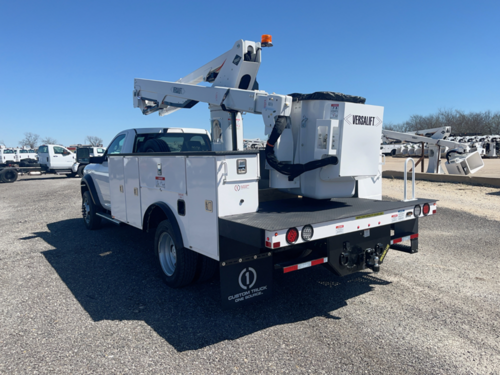 RAM 5500 4x4 Versalift SST-40-EIH Bucket Truck