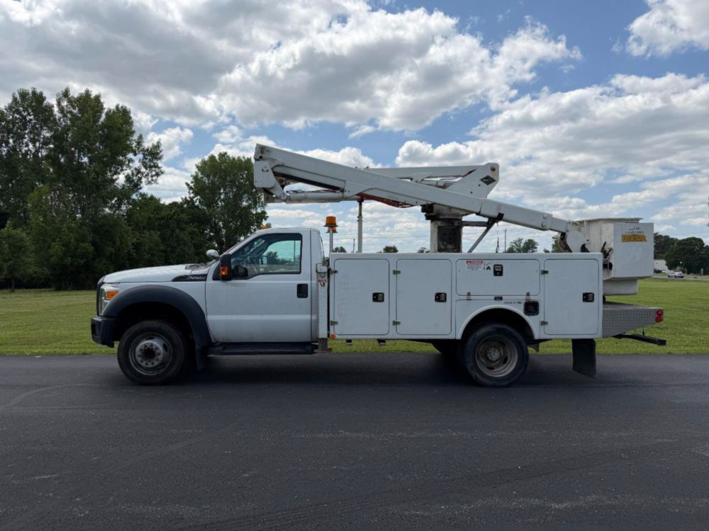 2016 Ford F-550 Versalift Bucket Truck