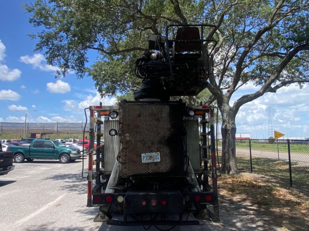 2006 Int'l 7400 "Rail Gear Equipped" Tri-Axle Grapple Truck