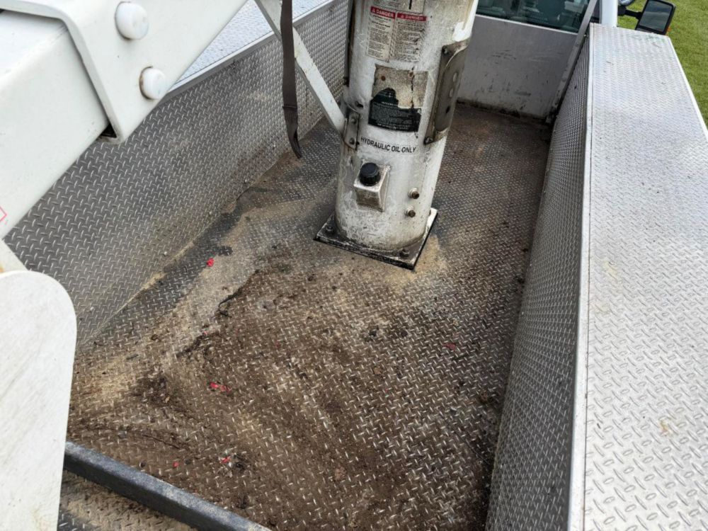 2016 Ford F-550 Versalift Bucket Truck