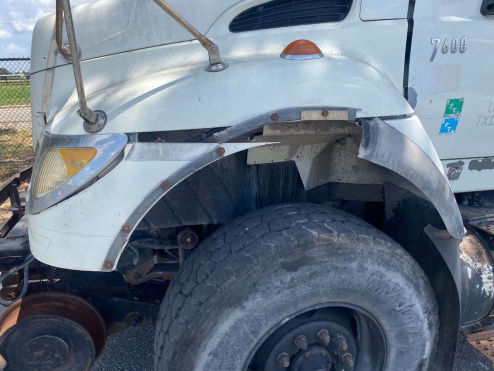 2006 Int'l 7400 "Rail Gear Equipped" Tri-Axle Grapple Truck