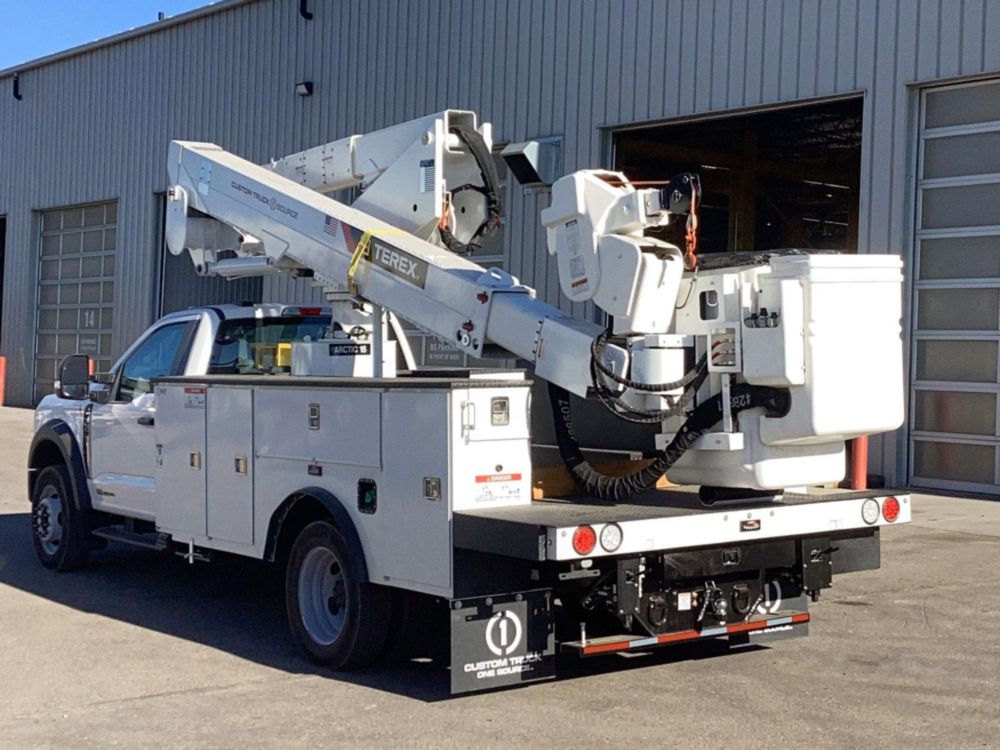 2026 Ford F550 4x4 Terex Utilities LTM40 Bucket Truck