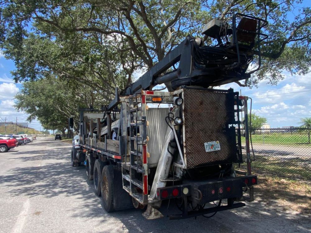 2006 Int'l 7400 "Rail Gear Equipped" Tri-Axle Grapple Truck