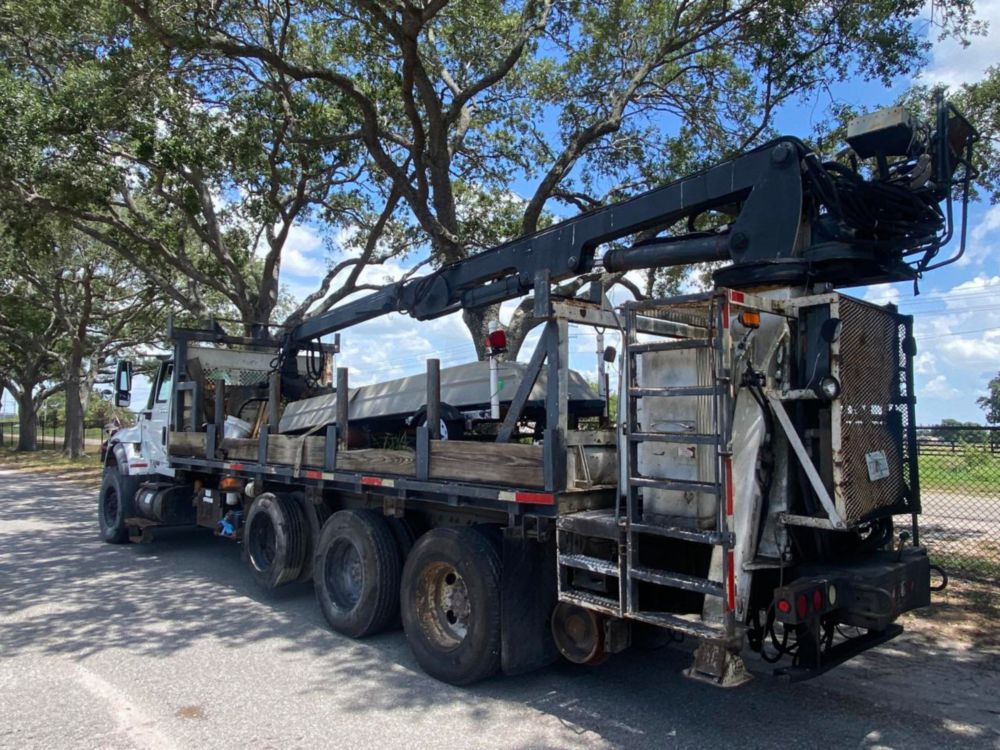 2006 Int'l 7400 "Rail Gear Equipped" Tri-Axle Grapple Truck