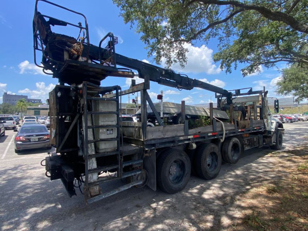 2006 Int'l 7400 "Rail Gear Equipped" Tri-Axle Grapple Truck