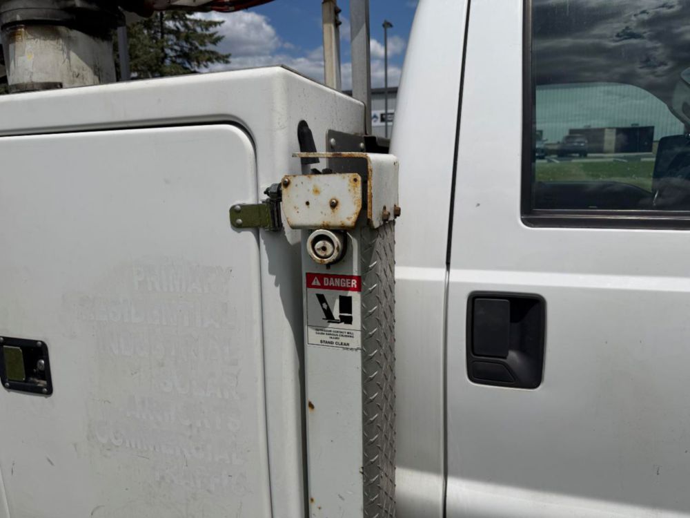 2016 Ford F-550 Versalift Bucket Truck