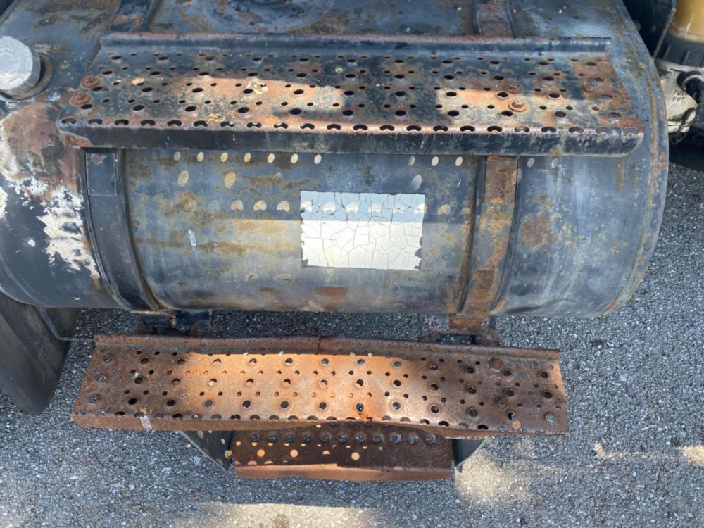 2006 Int'l 7400 "Rail Gear Equipped" Tri-Axle Grapple Truck