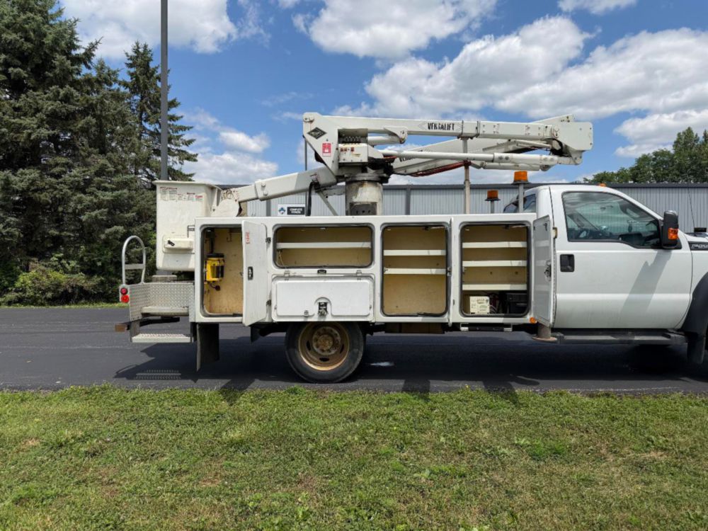 2016 Ford F-550 Versalift Bucket Truck