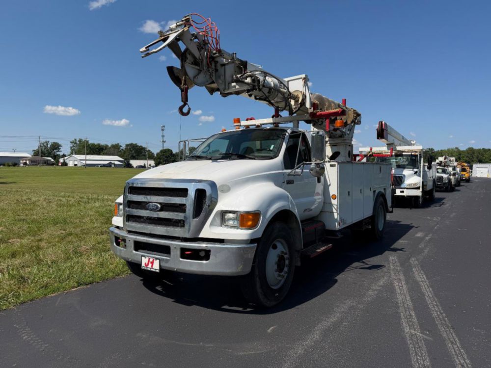 2009 Ford F-750 Terex Commander 4047 Digger Derrick
