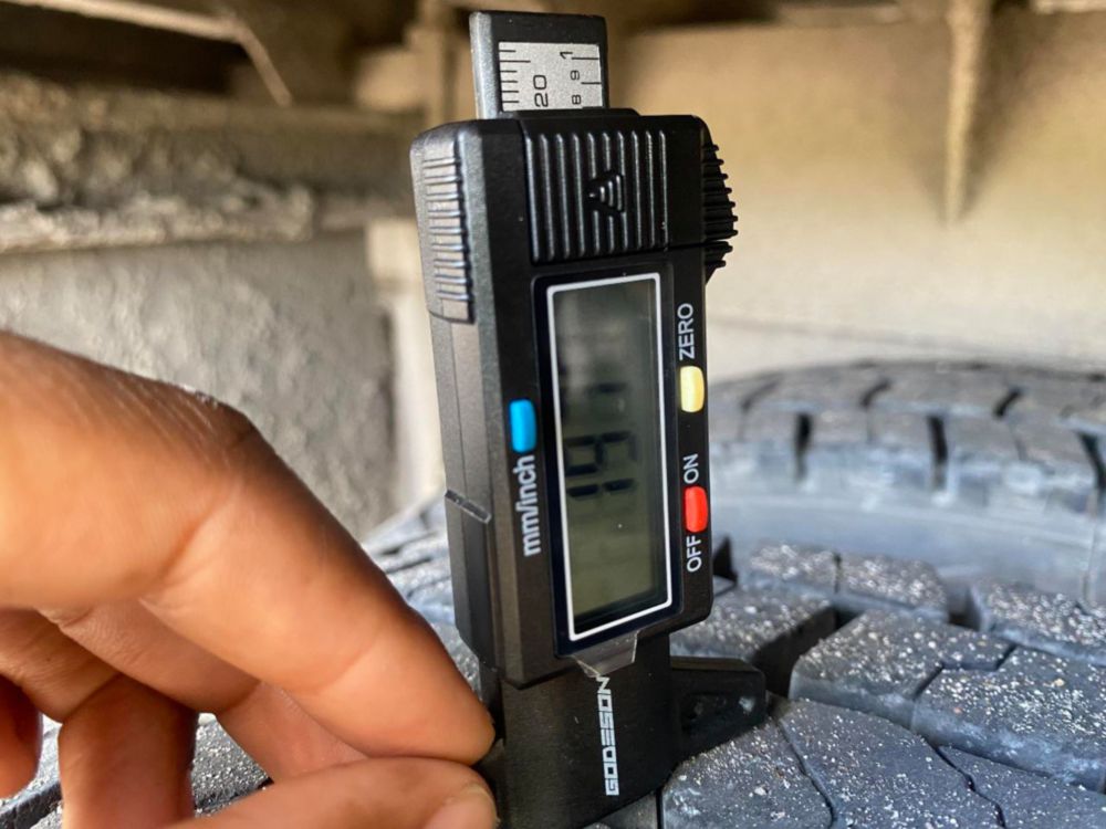 2006 Int'l 7400 "Rail Gear Equipped" Tri-Axle Grapple Truck