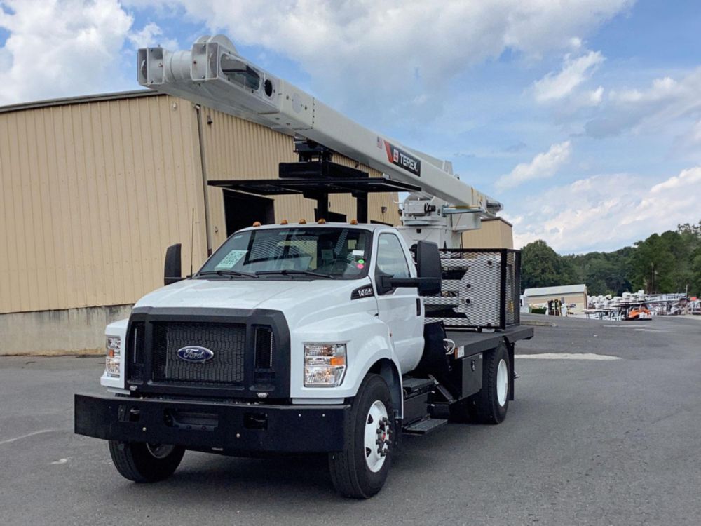 2026 Ford F750 4x2 Terex Utilities XT PRO 60/70-ORA-F-PC Bucket Truck