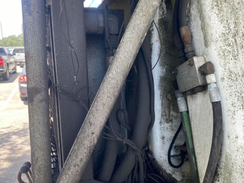 2006 Int'l 7400 "Rail Gear Equipped" Tri-Axle Grapple Truck