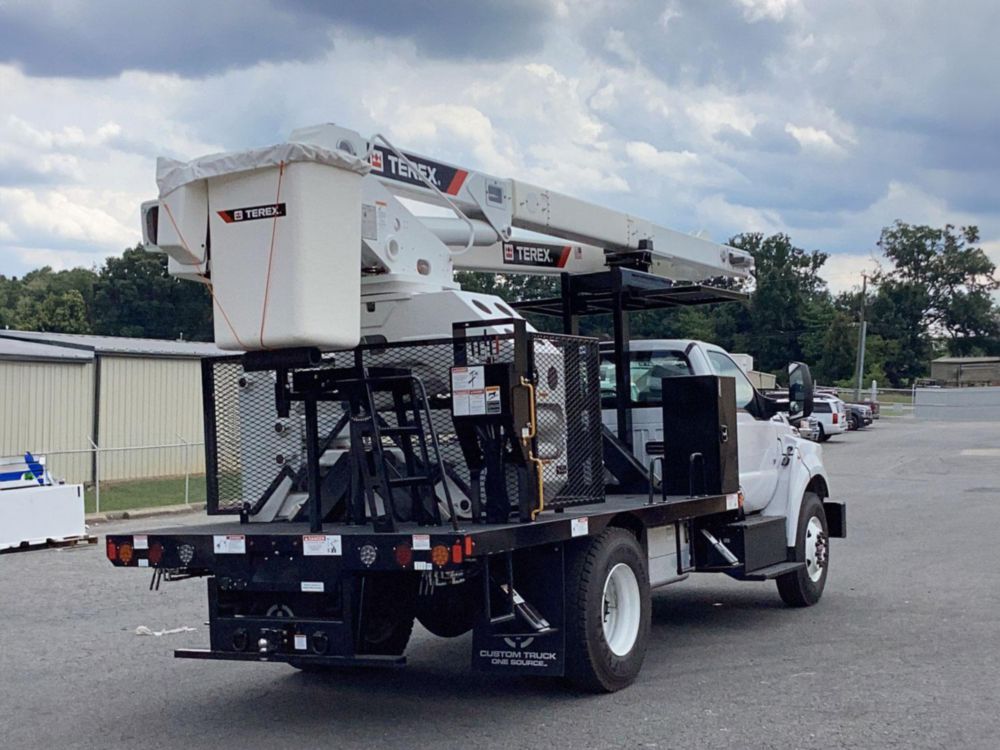 2026 Ford F750 4x2 Terex Utilities XT PRO 60/70-ORA-F-PC Bucket Truck