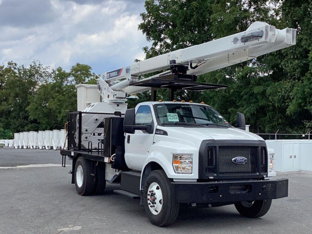 2026 Ford F750 4x2 Terex Utilities XT PRO 60/70-ORA-F-PC Bucket Truck
