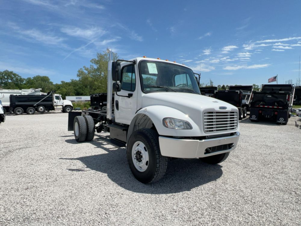 2020 Freightliner M2106 4x4 C&C