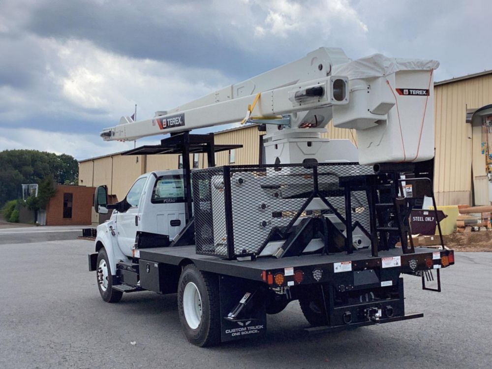 2026 Ford F750 4x2 Terex Utilities XT PRO 60/70-ORA-F-PC Bucket Truck