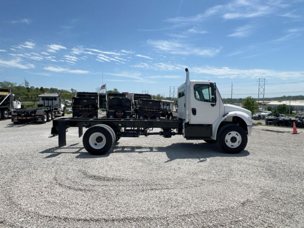 2020 Freightliner M2106 4x4 C&C