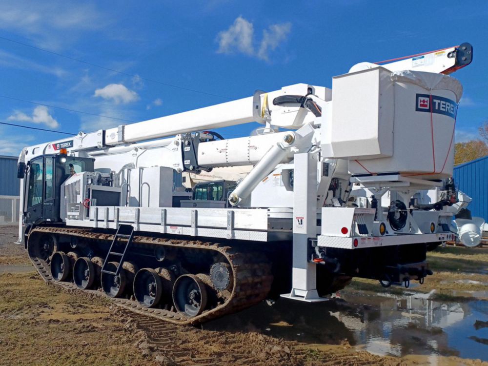 2026 Prinoth PANTHER T16 Track Terex Utilities TM125 Track Bucket Truck
