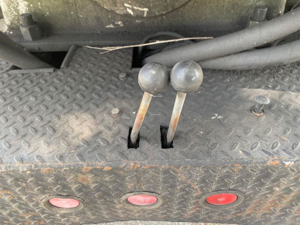 2006 Int'l 7400 "Rail Gear Equipped" Tri-Axle Grapple Truck