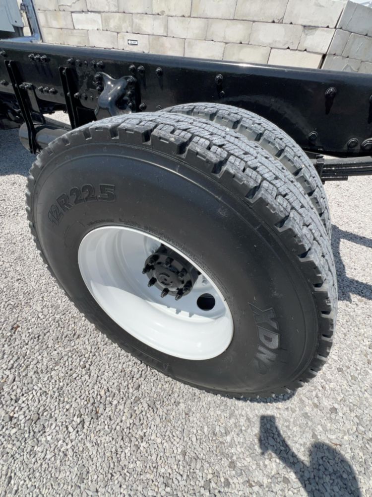 2020 Freightliner M2106 4x4 C&C