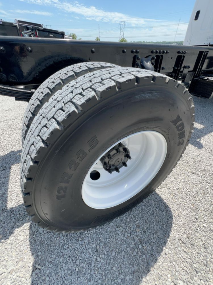 2020 Freightliner M2106 4x4 C&C