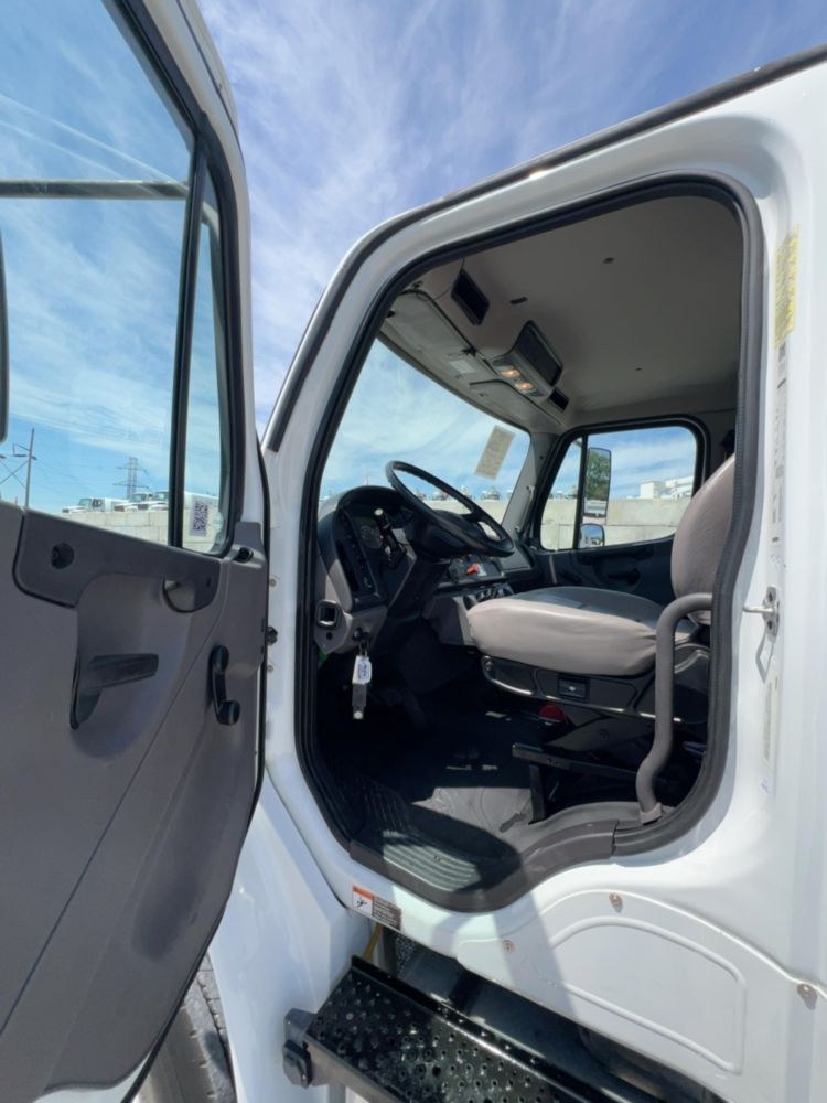 2020 Freightliner M2106 4x4 C&C