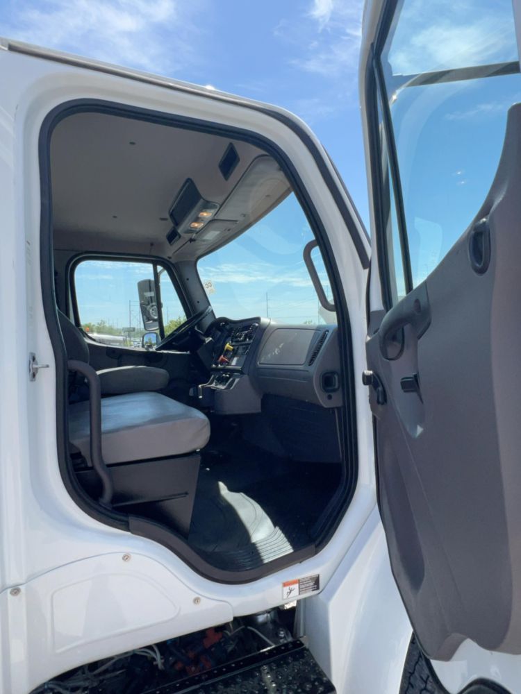 2020 Freightliner M2106 4x4 C&C