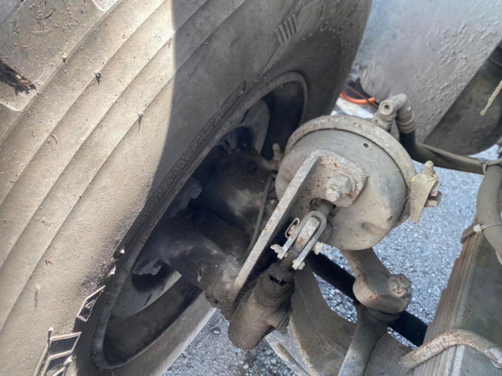 2006 Int'l 7400 "Rail Gear Equipped" Tri-Axle Grapple Truck