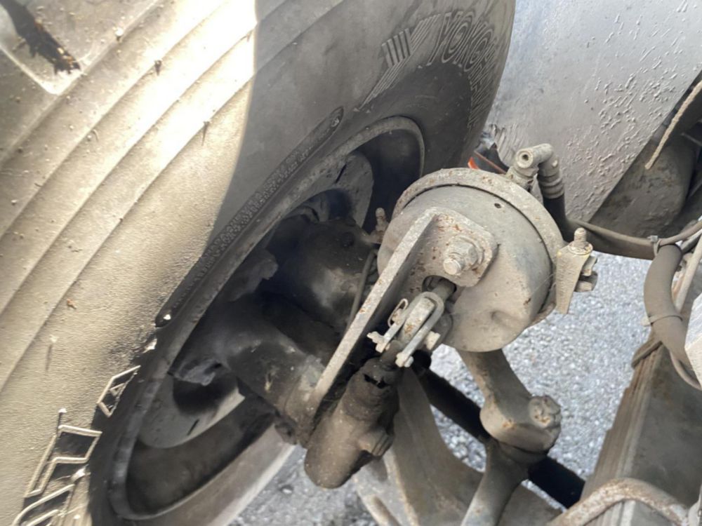 2006 Int'l 7400 "Rail Gear Equipped" Tri-Axle Grapple Truck