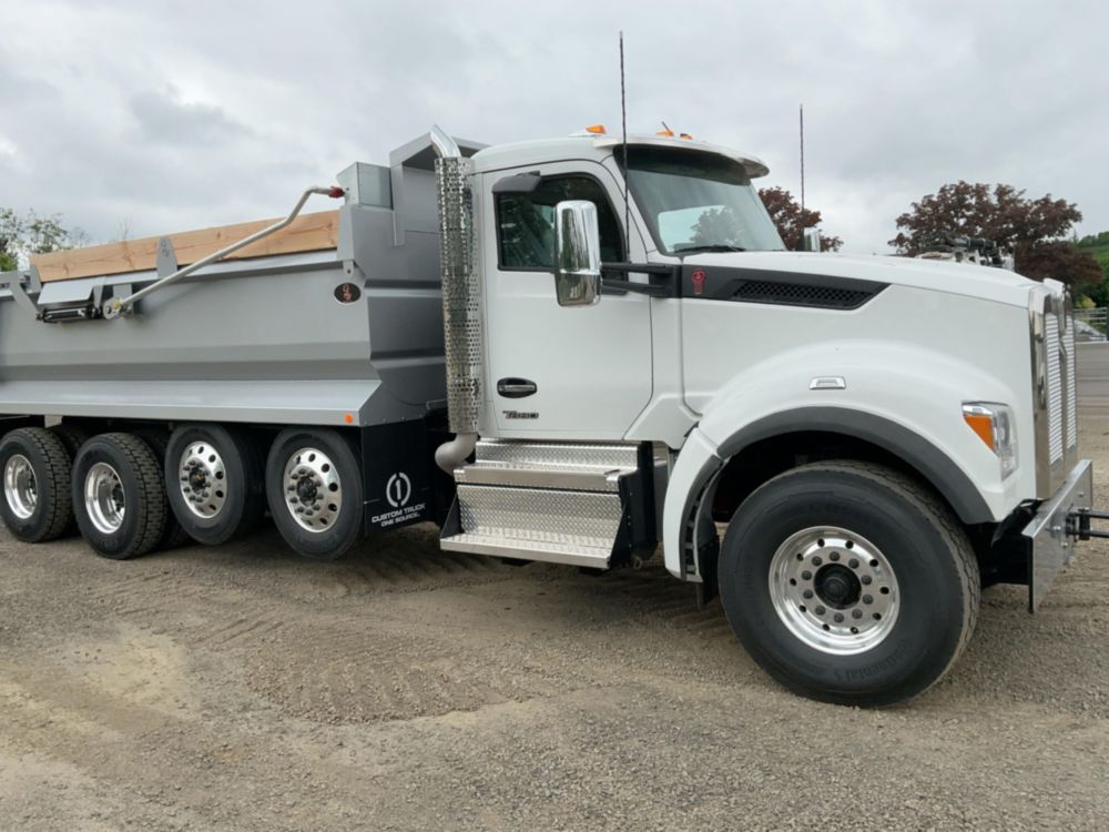 2027 Kenworth T880 10x4 Dump Truck