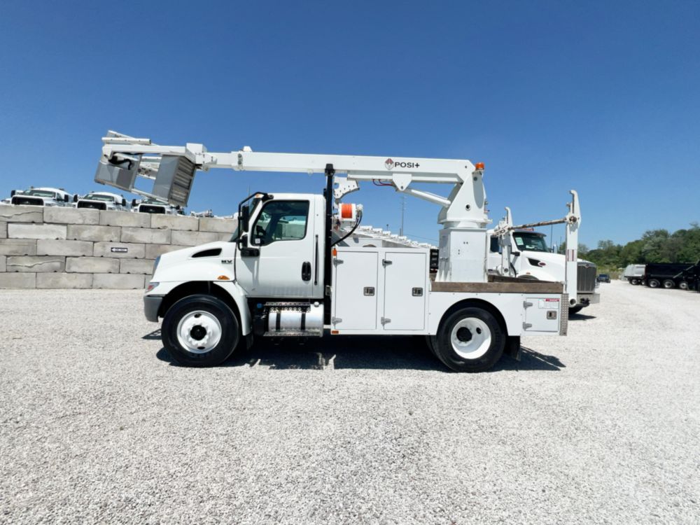 2023 IHC MV607 4x2 POSI+ 800-40 Cable Placer