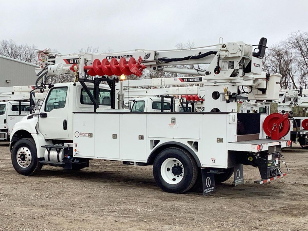 International MV607 4x2 Digger Derrick Commander 4047