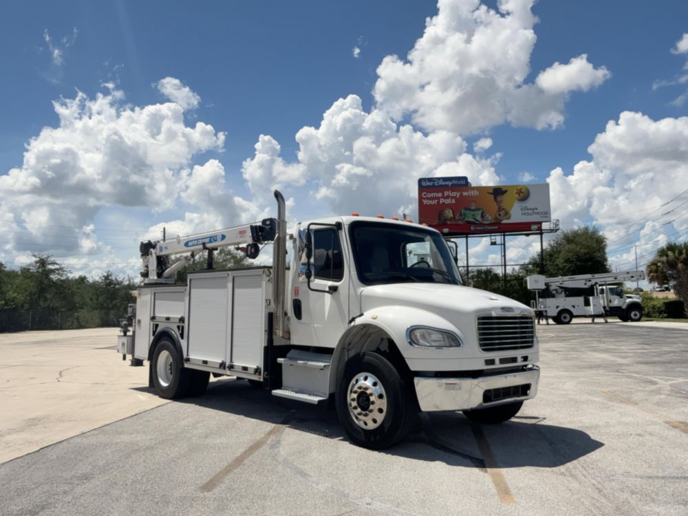 2020 Freightliner M2106 4x2 Load King Voyager II Service Truck With Crane