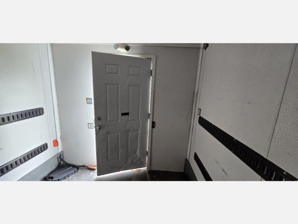 2007 GMC T-6500 Diesel 4x2 Box Truck