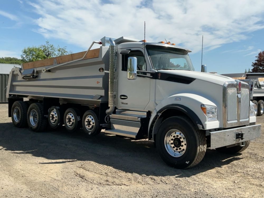 2027 Kenworth T880 12x4 Dump Truck