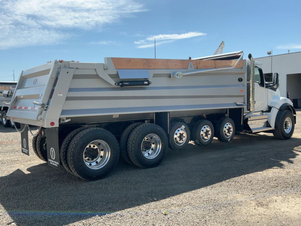 2027 Kenworth T880 12x4 Dump Truck
